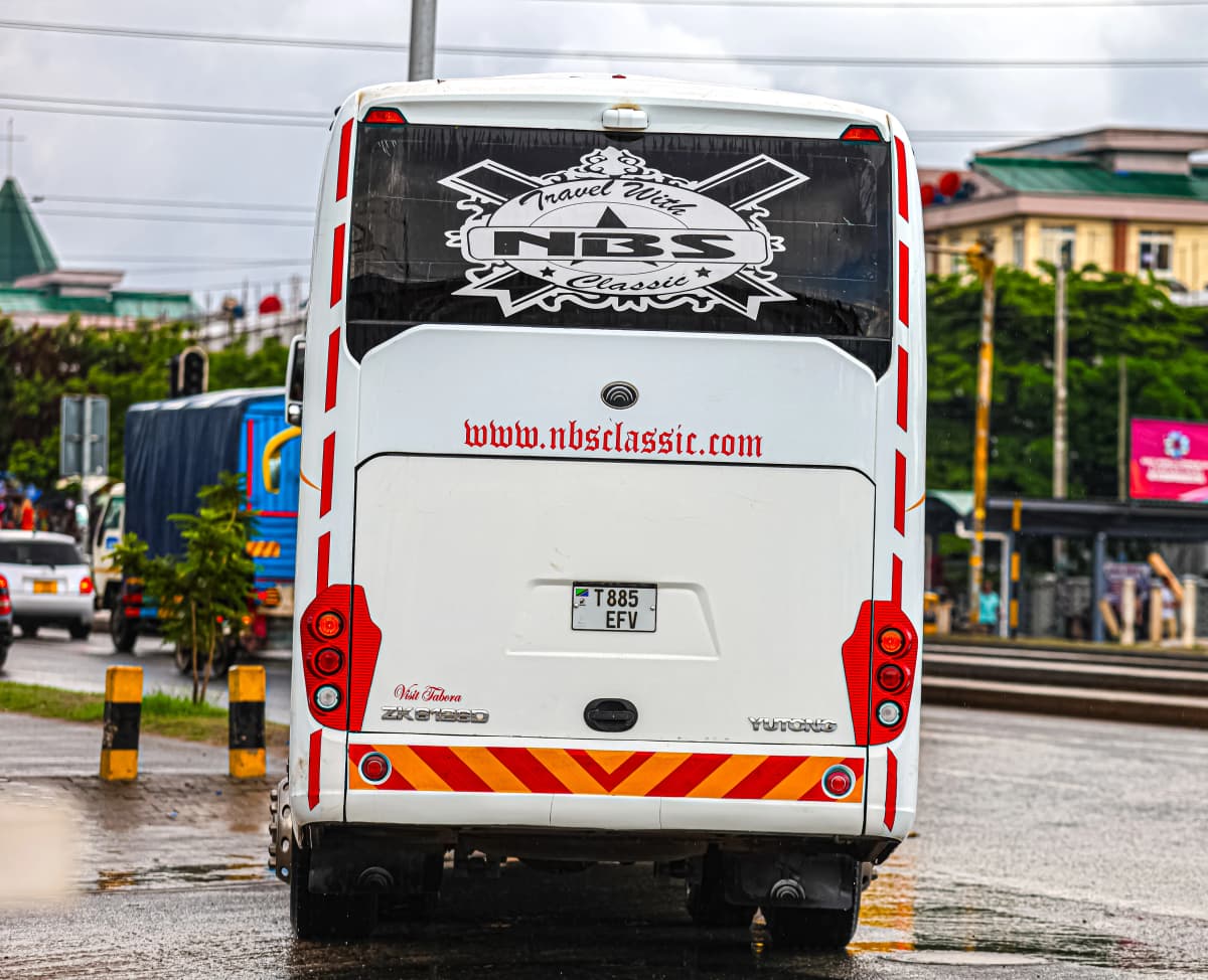 Mwonekano wa nje wa basi la NBS Classic